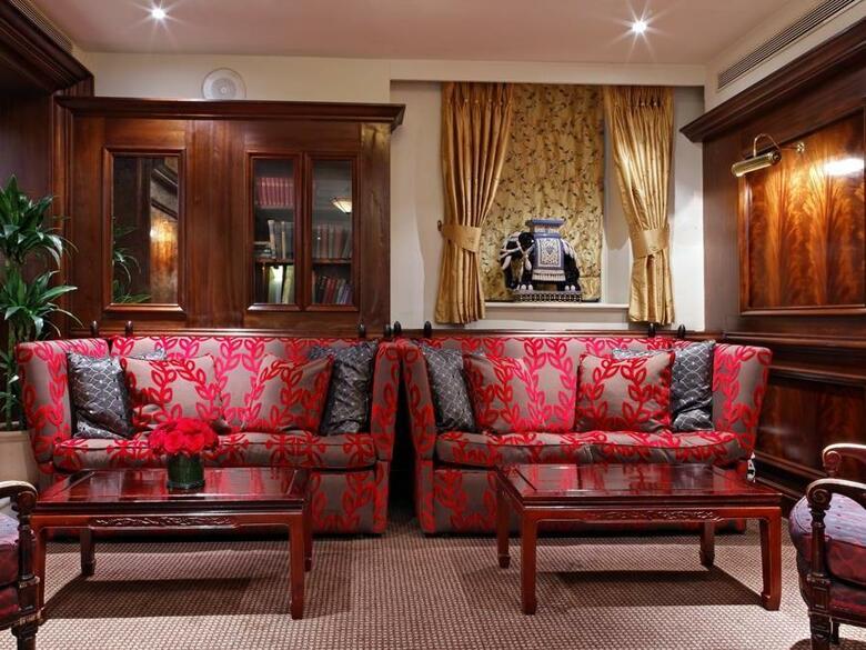 Rochester Hotel By Blue Orchid