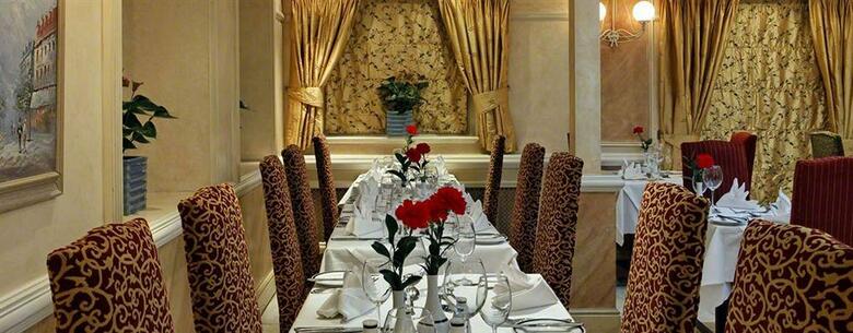 Rochester Hotel By Blue Orchid