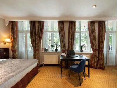 Rochester Hotel By Blue Orchid