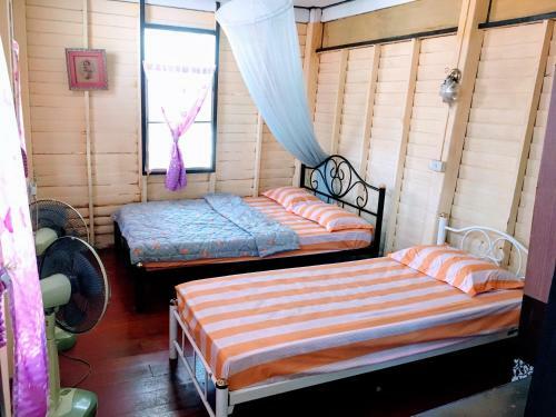 Hostal Phiman Riverview Guesthouse