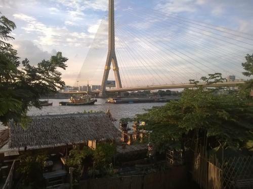 Hostal Phiman Riverview Guesthouse