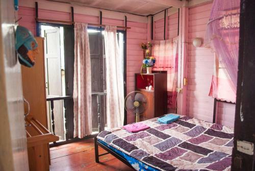 Hostal Phiman Riverview Guesthouse