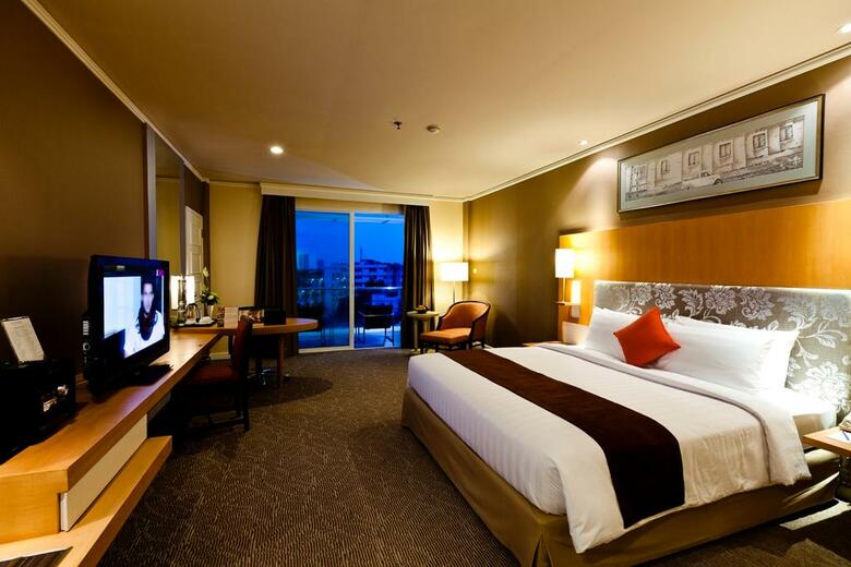 Hotel Royal Princess Larn Luang