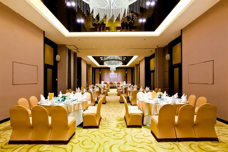 Hotel Royal Princess Larn Luang