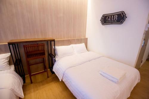 Glur Bangkok Hostel & Coffee Bar