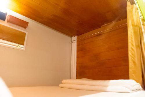 Glur Bangkok Hostel & Coffee Bar