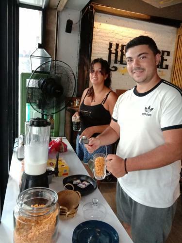 Glur Bangkok Hostel & Coffee Bar