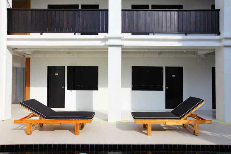 99 The Gallery Hotel