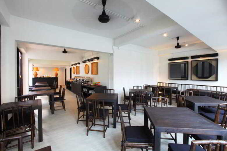 99 The Gallery Hotel