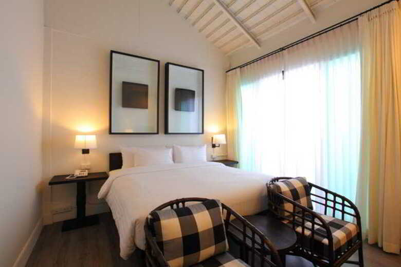 99 The Gallery Hotel