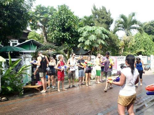 Hostal Chok Dee Guesthouse II