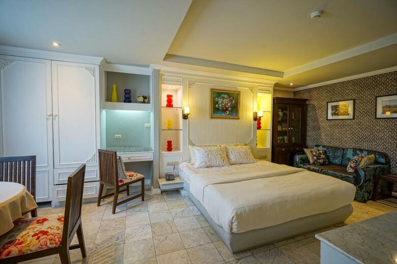 Hotel At Pingnakorn