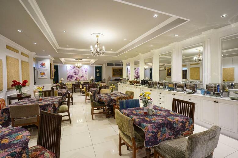 Hotel At Pingnakorn