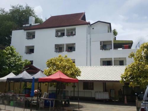 Hostal V.i.p. House