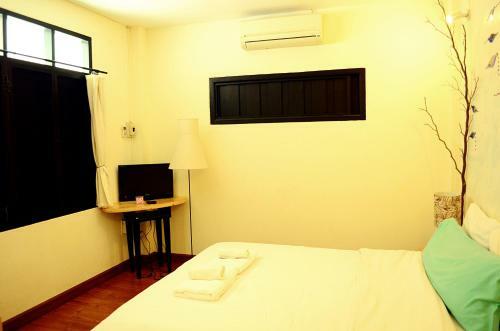Early Bird Bed & Breakfast