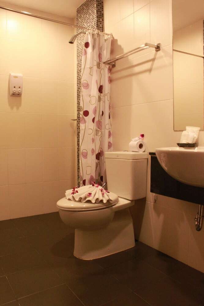 Patong Hemingway's Hotel
