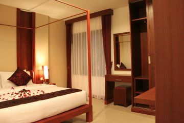 Patong Hemingway's Hotel