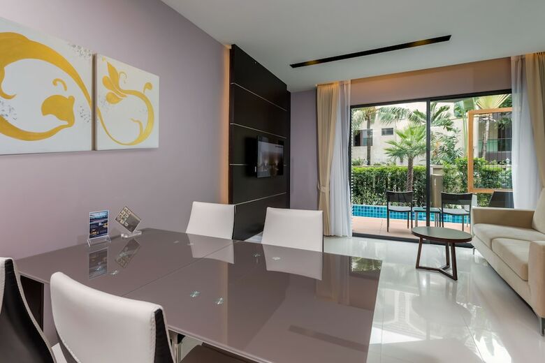 Hotel The Charm Resort Phuket