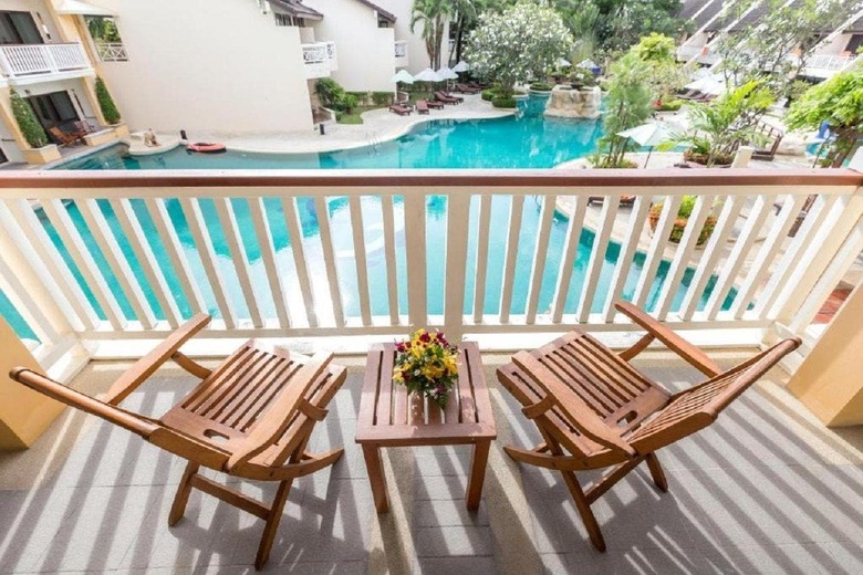 Hotel Thara Patong Beach Resort & Spa