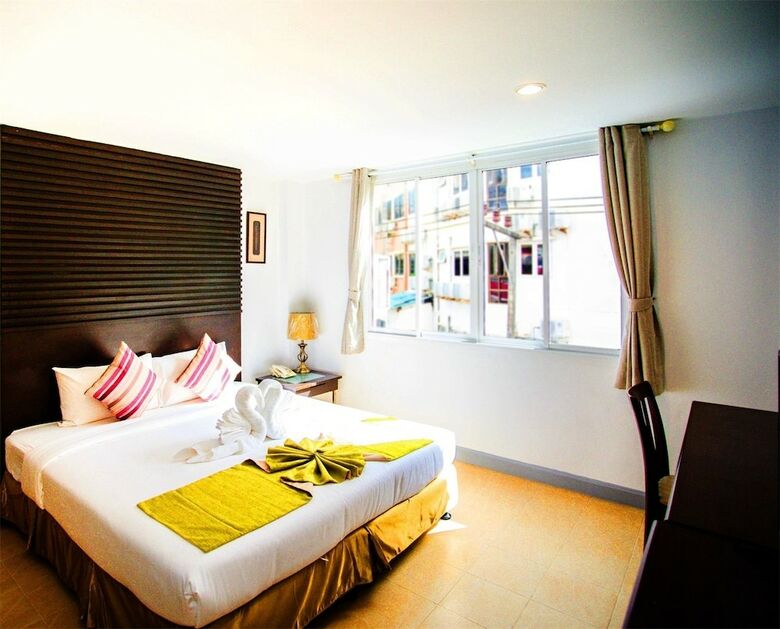 Hostal Sino House Patong