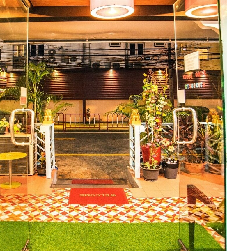 Hostal Sino House Patong