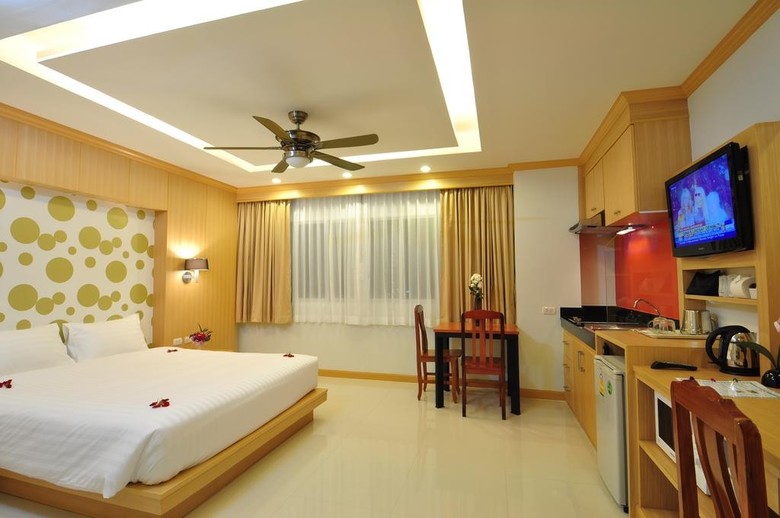 Greenharbor Hotel & Service Apartment