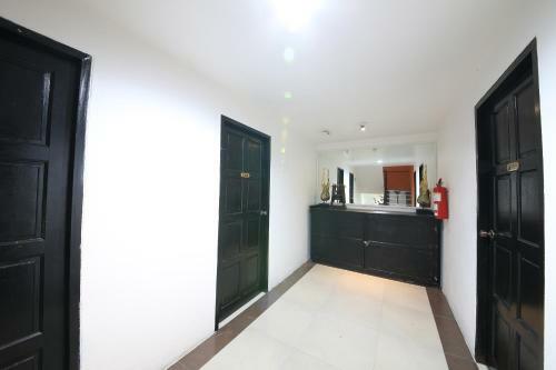 Hostal Patong Station House