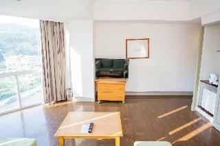 Pacific Hot Spring Hotel, Green Bay