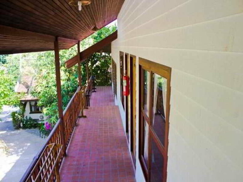 Hotel Reuan Thai Village