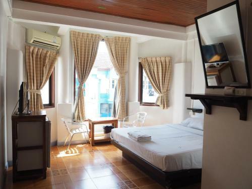 Hostal Relax Guesthouse