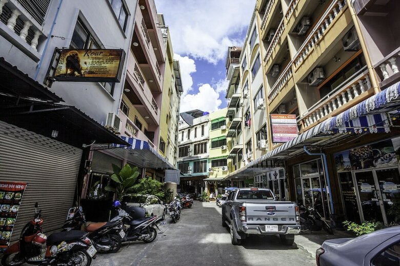 Hostal Andaman Sea Guesthouse
