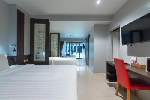 Dolphin Hotel Phuket