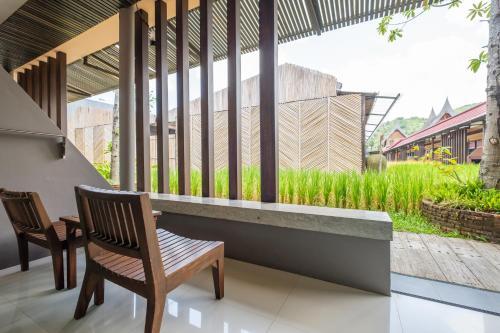 Dolphin Hotel Phuket