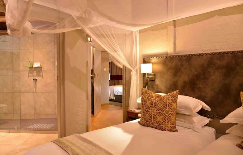 Hotel Victoria Falls Safari Suites