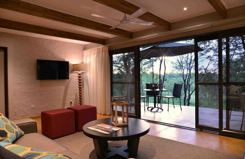 Hotel Victoria Falls Safari Suites