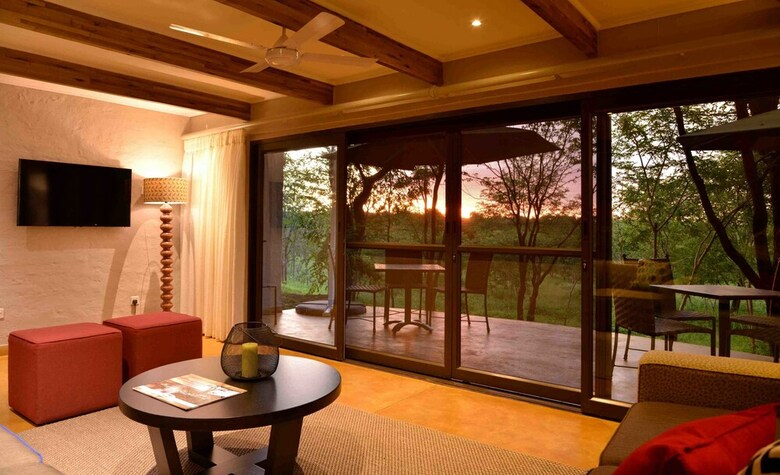 Hotel Victoria Falls Safari Suites