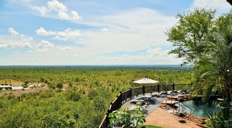 Hotel Victoria Falls Safari Suites