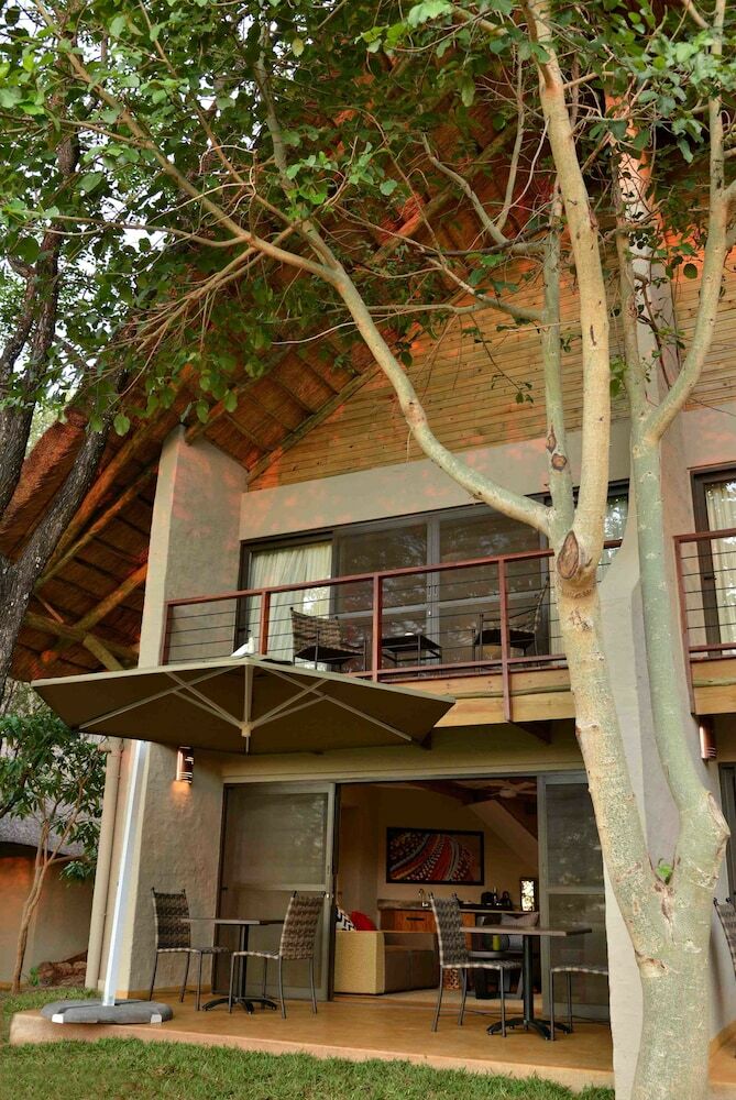 Hotel Victoria Falls Safari Suites