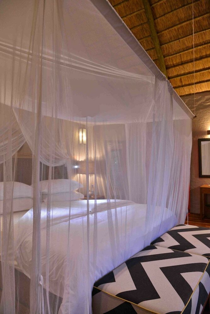 Hotel Victoria Falls Safari Suites