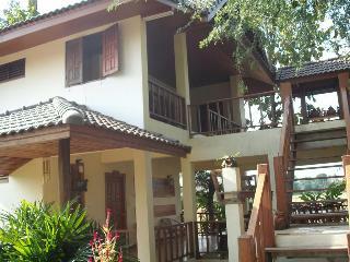 Hotel Ban Chomna Resort
