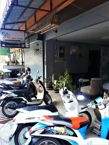 Hostal The Guest House