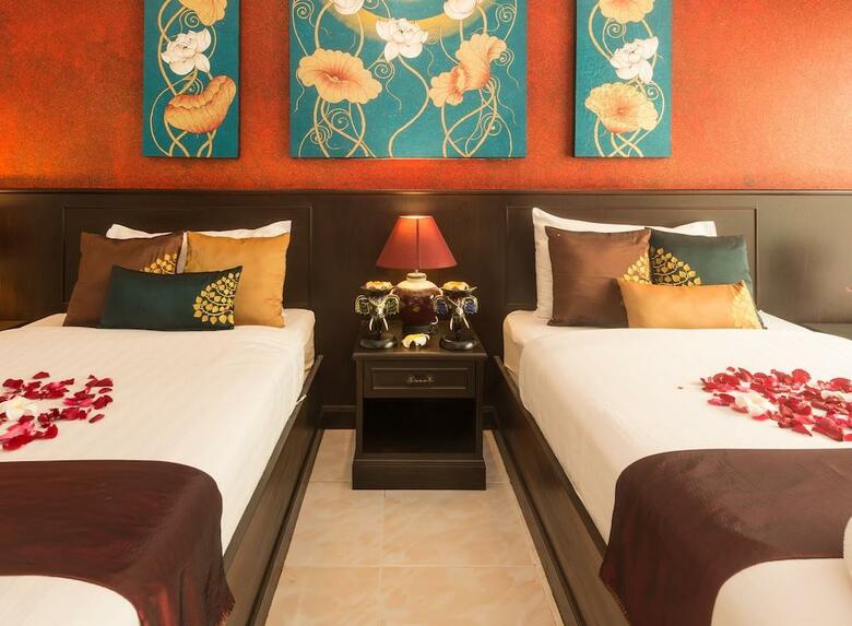 Tanawan Phuket Hotel