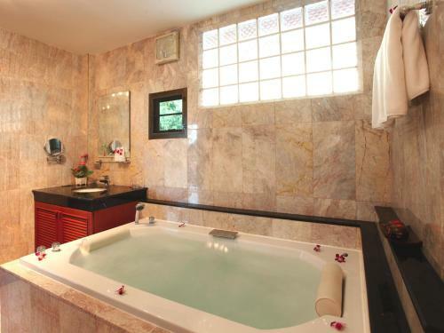 Kata Sea View Villas