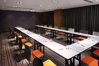 Hotel Ibis Saigon Airport