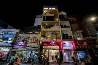 Hotel Reddoorz Plus Near Saigon Train Station