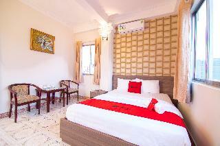 Hotel Reddoorz Plus Near Nowzone Plaza