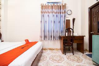 Hotel Reddoorz Plus Near Nowzone Plaza