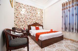 Hotel Reddoorz Plus Near Nowzone Plaza