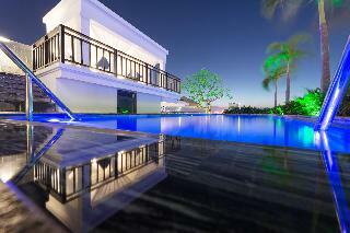 Hotel The Blossom Premier Beach Front