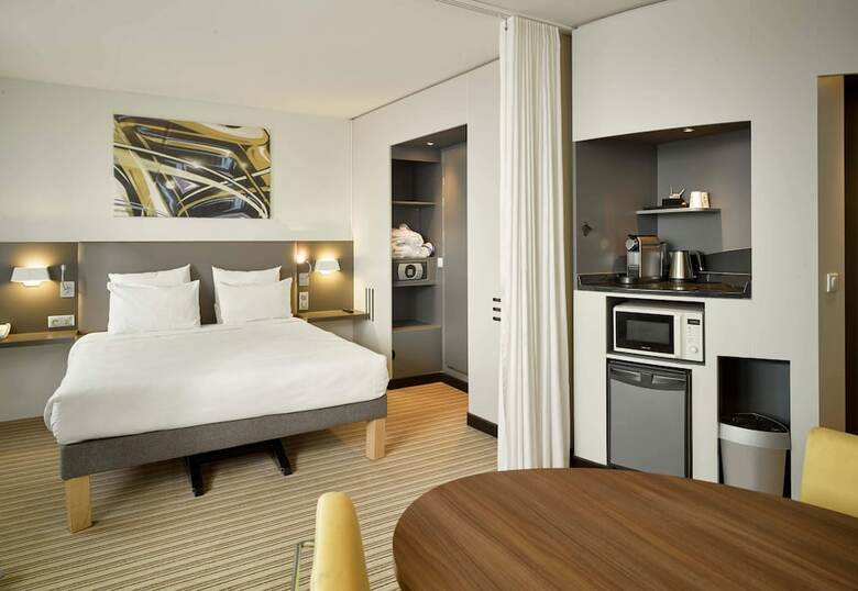 B&B Hotel V�lizy Est